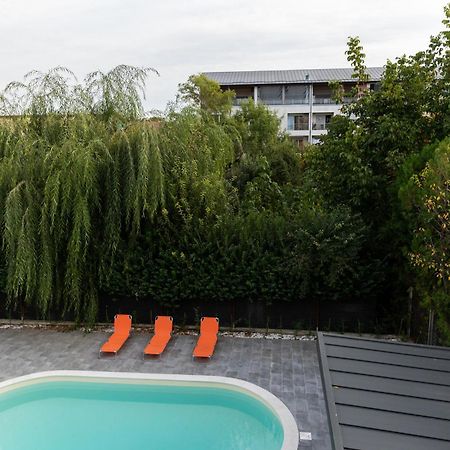Studio 8 I One Bedroom Apartment I Airport I Therme โอโตเปนี ภายนอก รูปภาพ